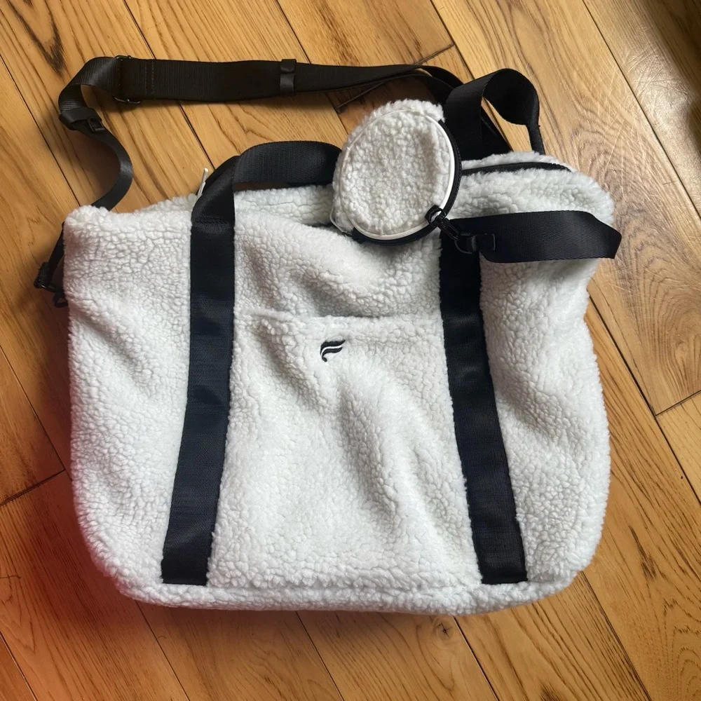 Fabletics Fuzzy Everyday Tote - Picture 3 of 4